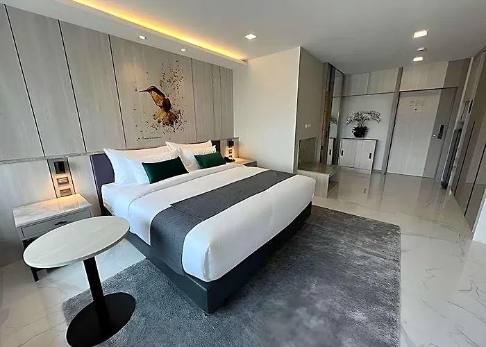 Arni Skye 4*